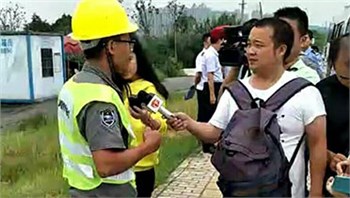 株洲市副市長(zhǎng)、市公安局局長(zhǎng)李曉葵視查工地現(xiàn)場(chǎng)